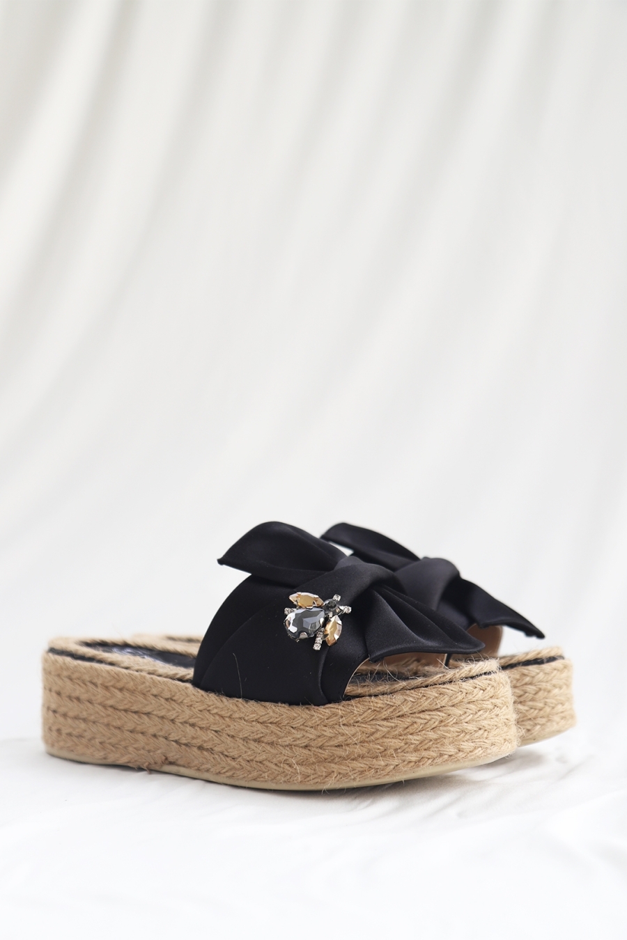 Perla Women's Straw Slippers Black Satin